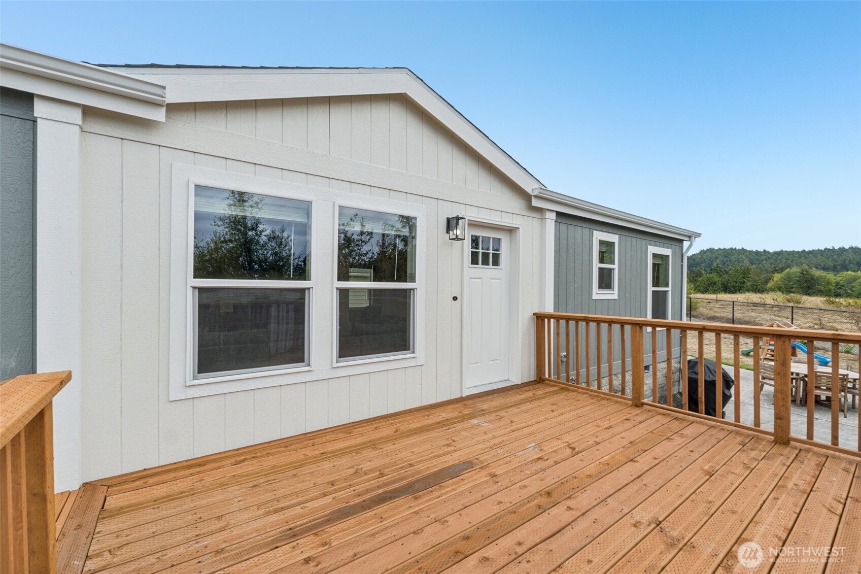 4604 Yorkshire Drive Property Photo 2