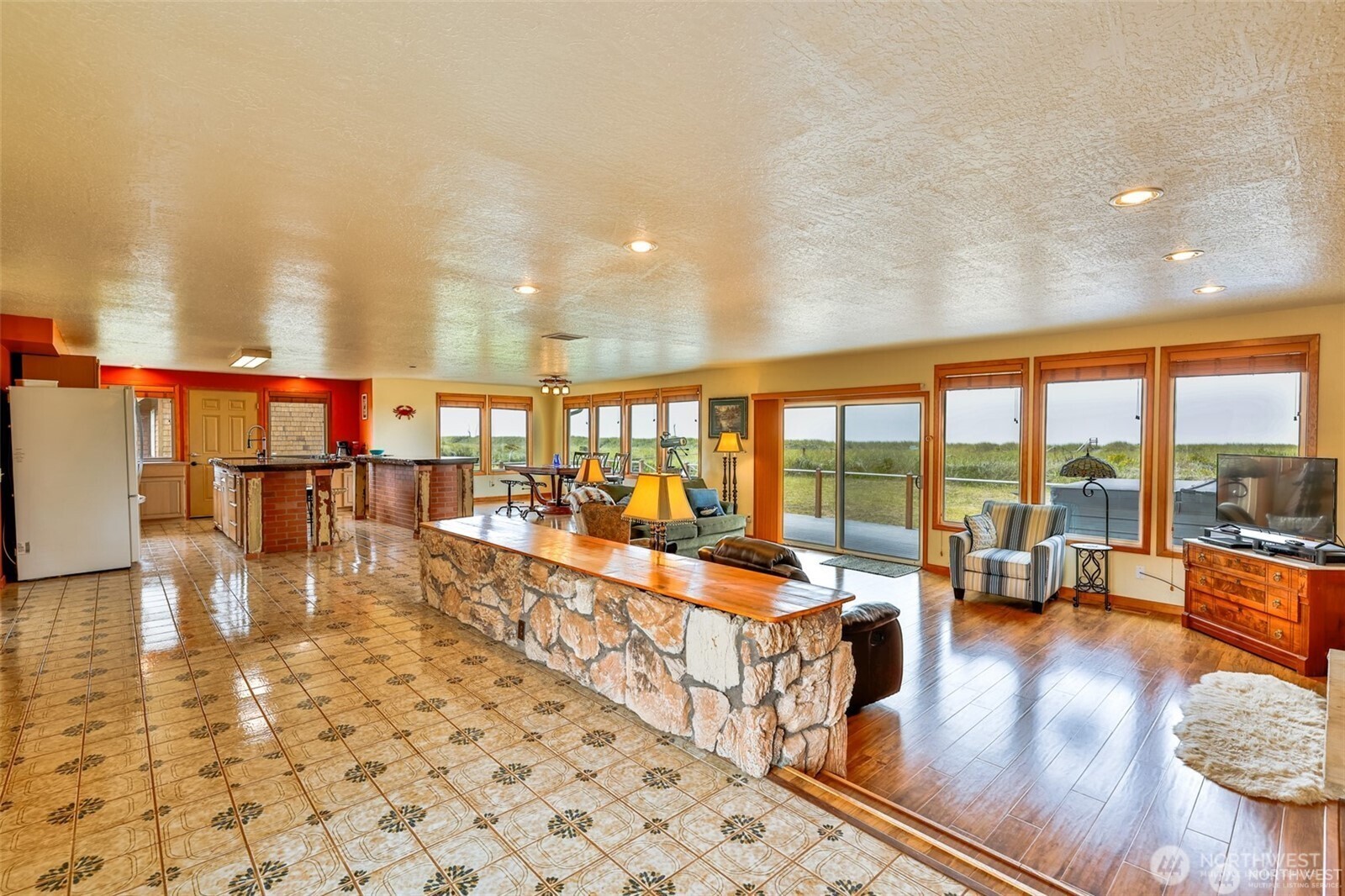 401 Wind Sand Lane Property Photo 6