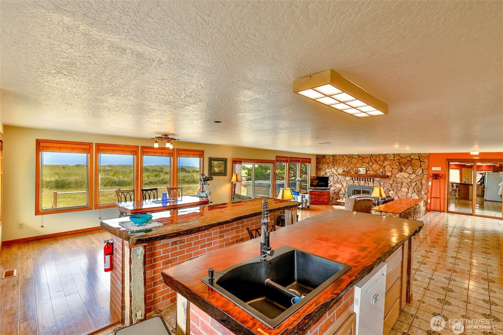 401 Wind Sand Lane Property Photo 9