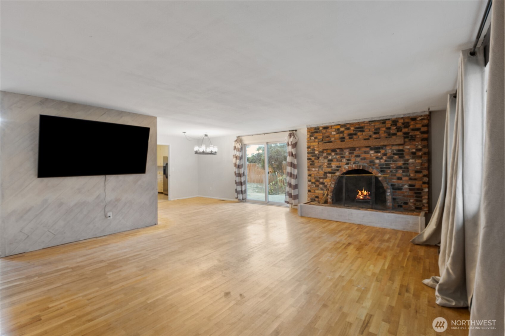 603 N Crestview Drive Property Photo 11