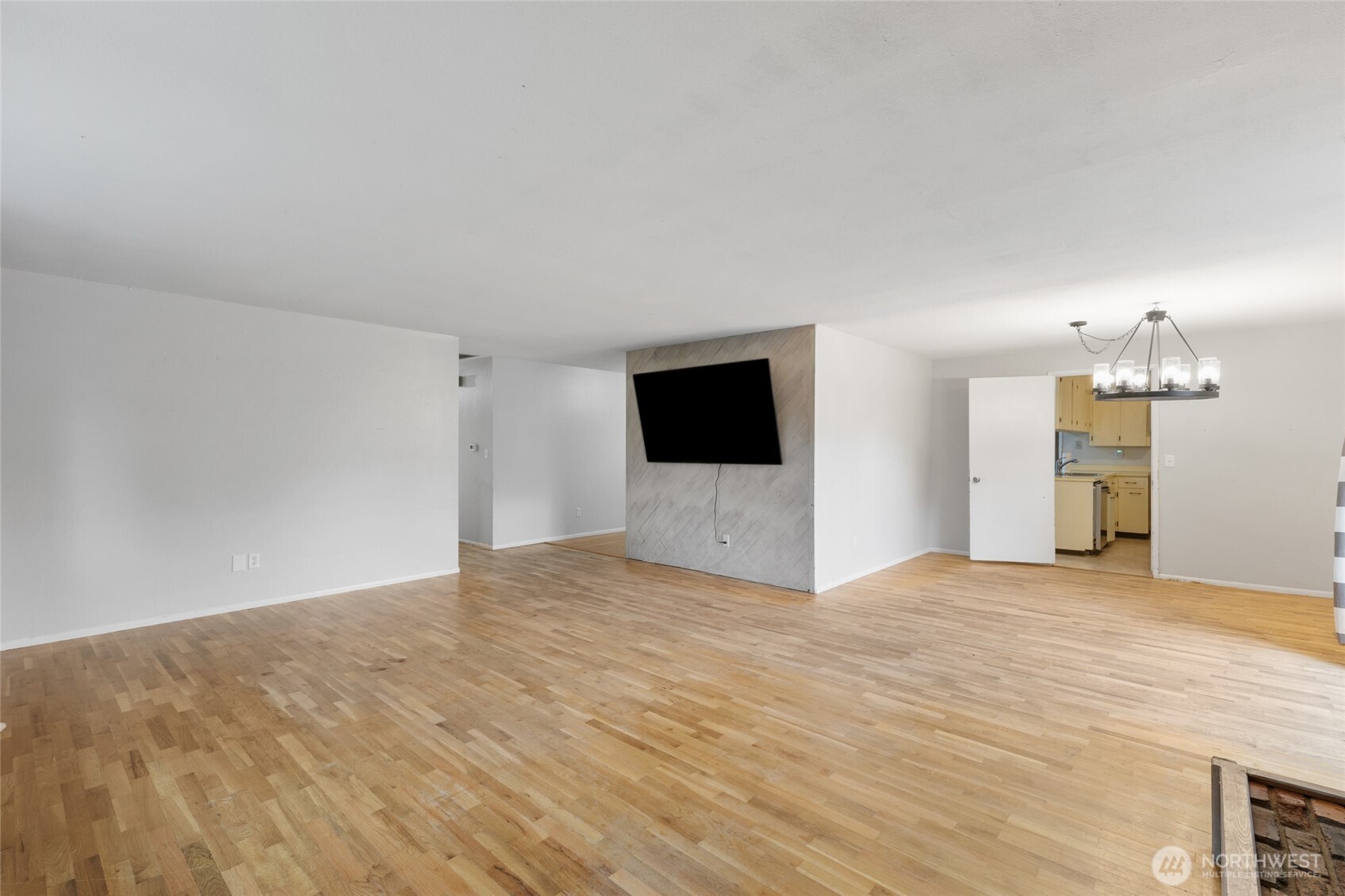 603 N Crestview Drive Property Photo 12