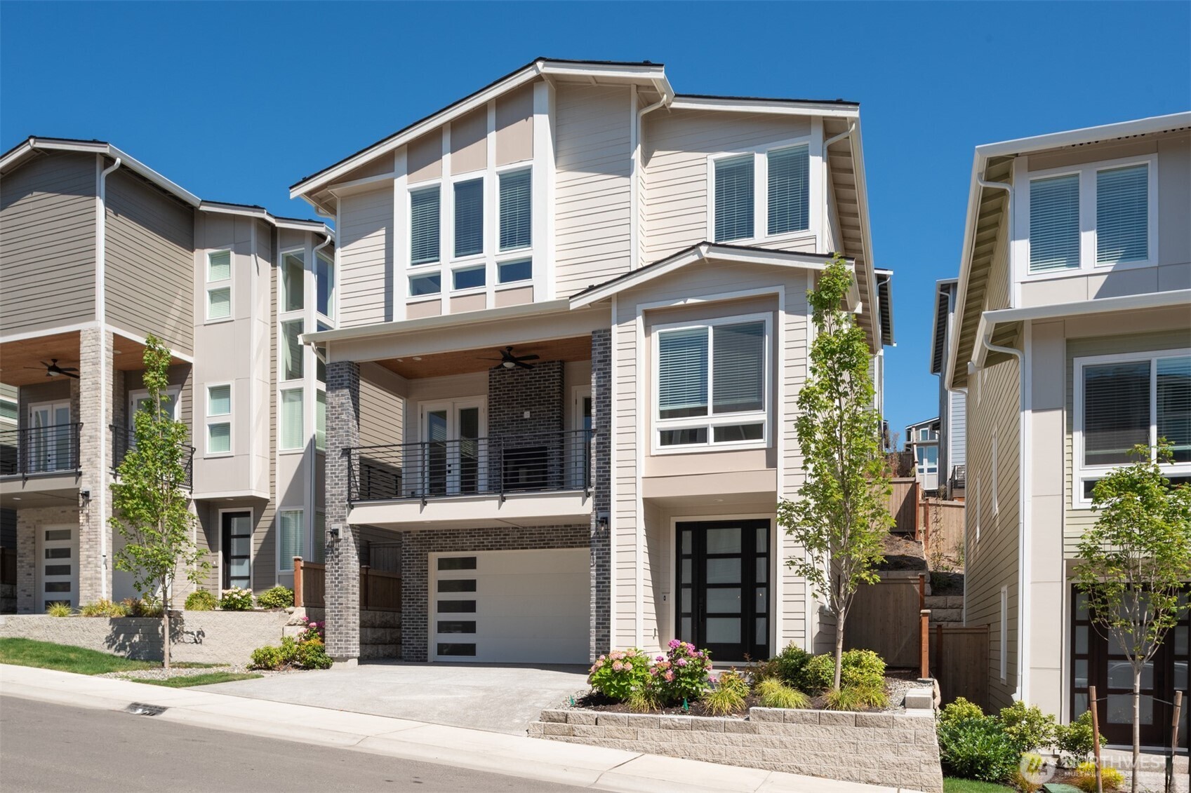 13030 75TH Place Property Photo 1