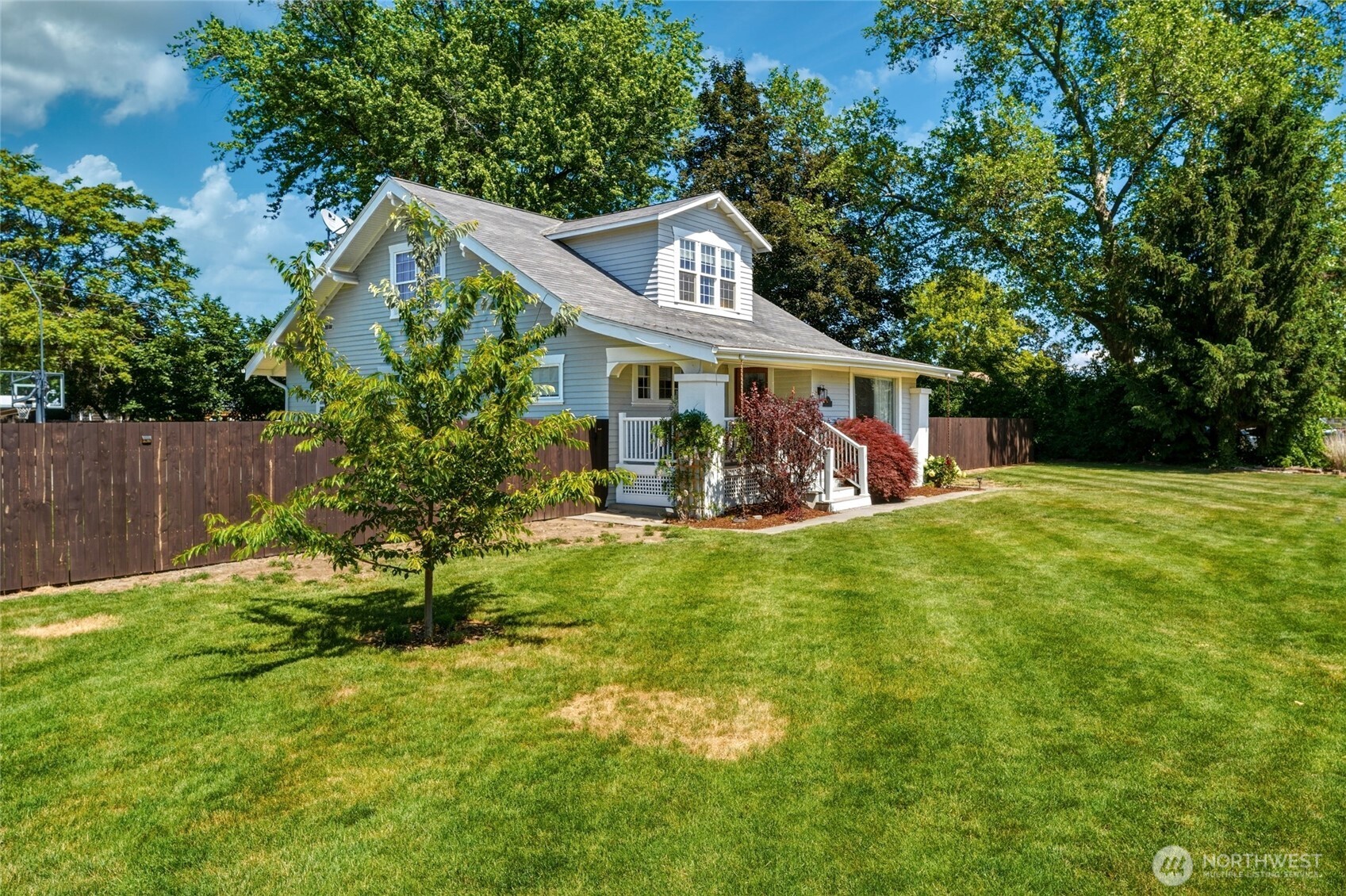1433 Grant Street Property Photo 3