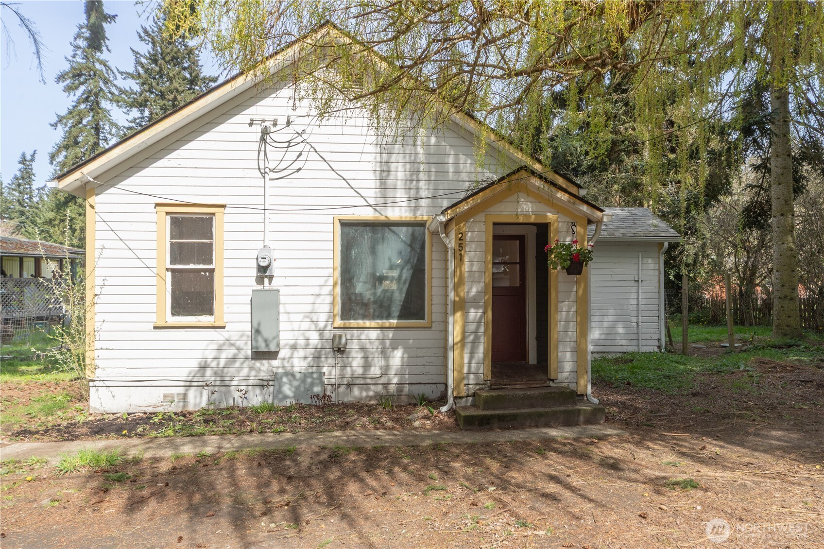 251 E Arden Street Property Photo 1