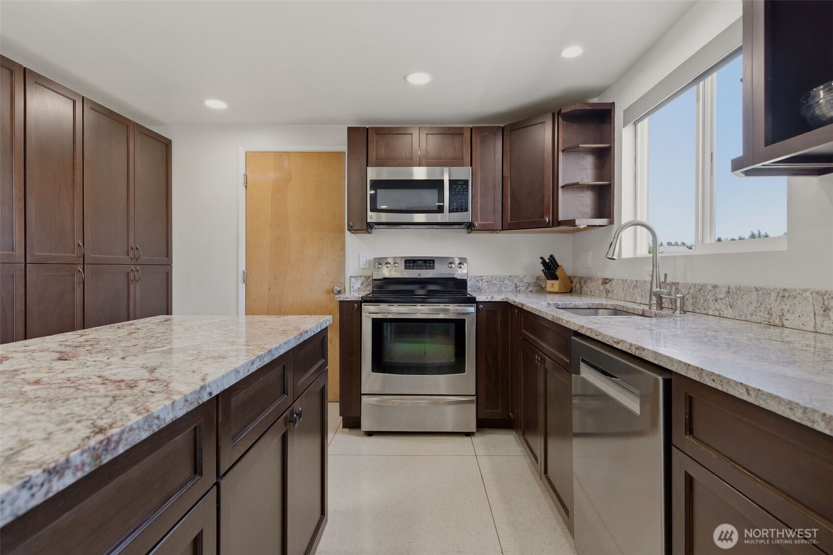 20707 31st Place Property Photo 7