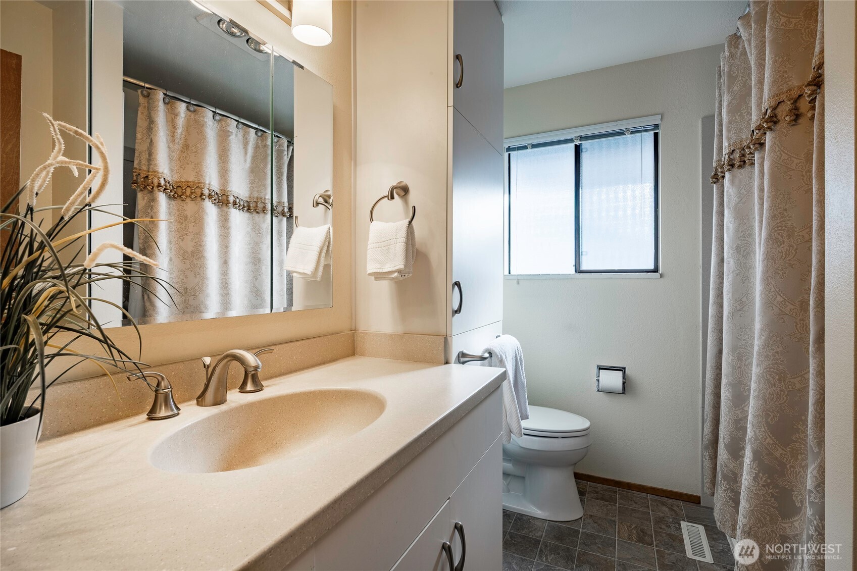 5411 Nootka Loop Property Photo 17