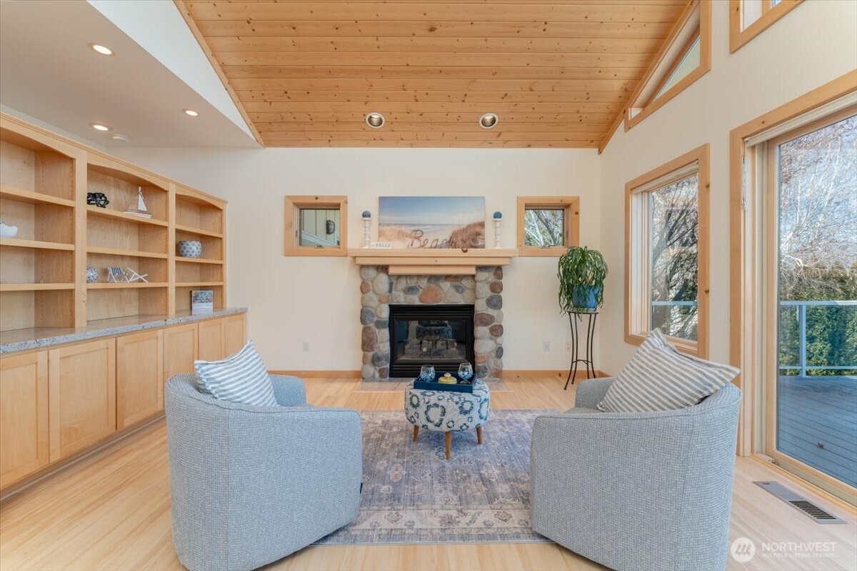 1606 S Lakeshore Road Property Photo 9
