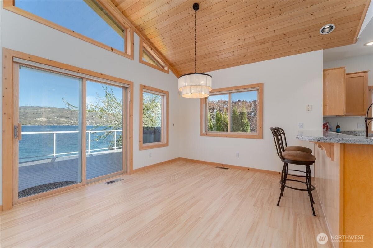 1606 S Lakeshore Road Property Photo 11