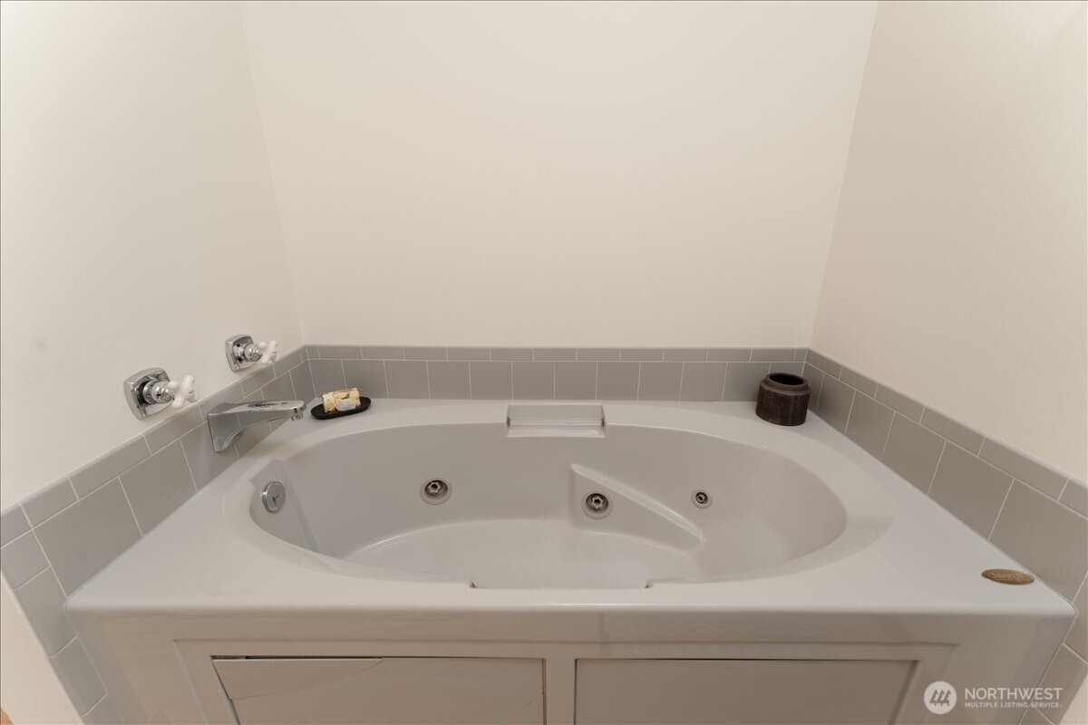 1606 S Lakeshore Road Property Photo 18