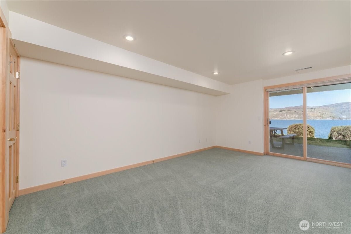 1606 S Lakeshore Road Property Photo 30