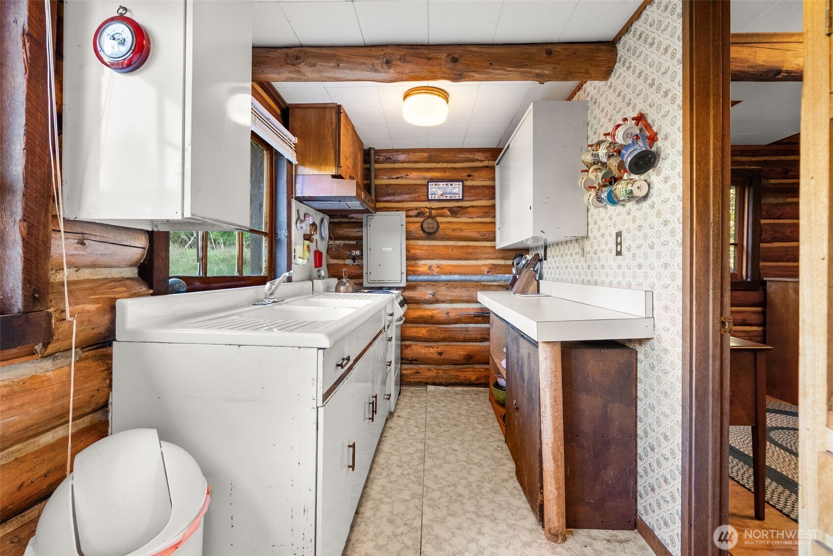 9905 Mariner Drive Property Photo 8