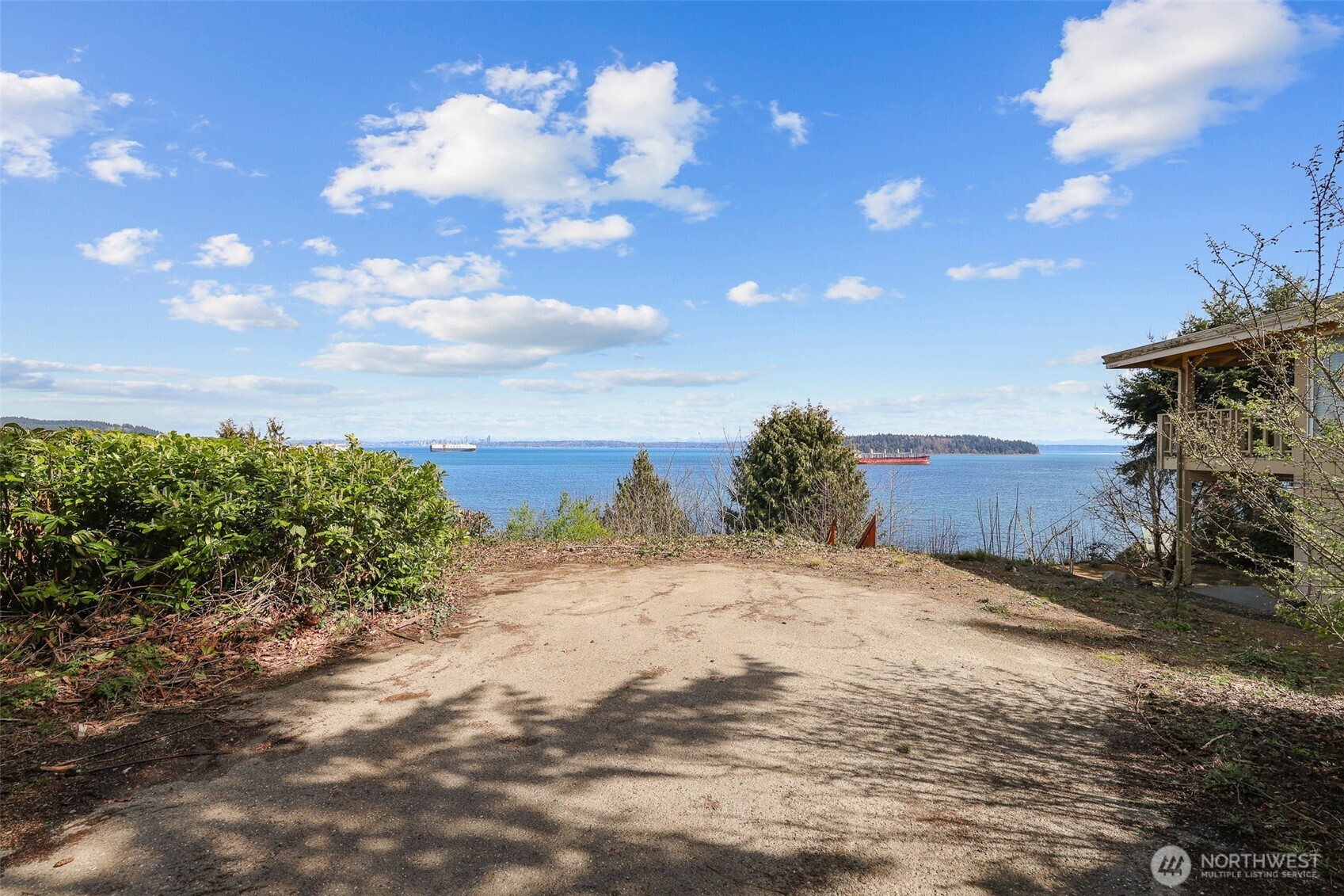 1679 Miracle Mile Drive Property Photo 11