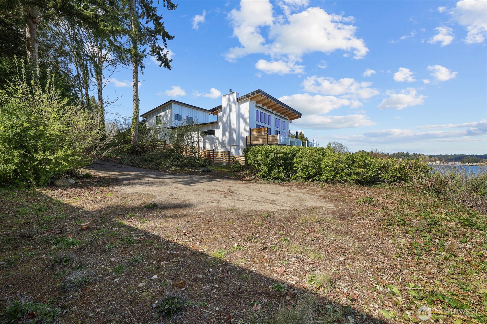 1679 Miracle Mile Drive Property Photo 12