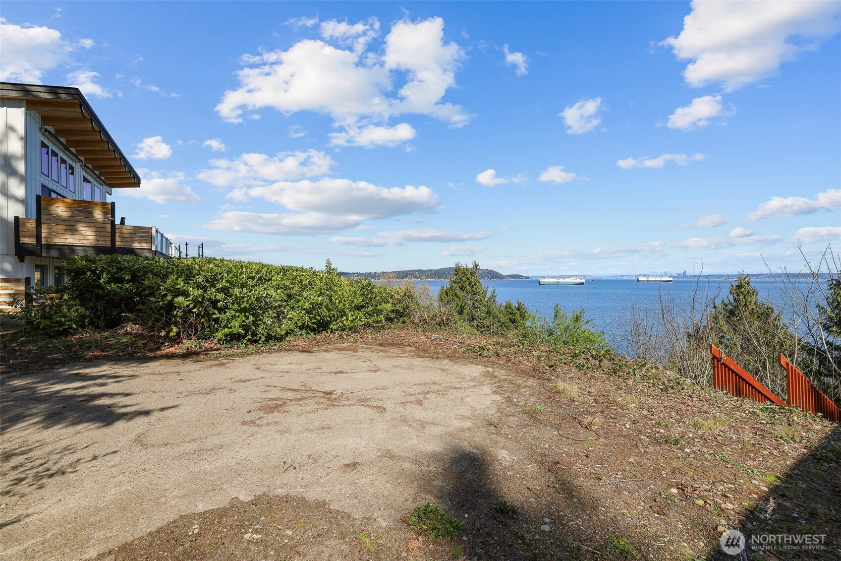 1679 Miracle Mile Drive Property Photo 13