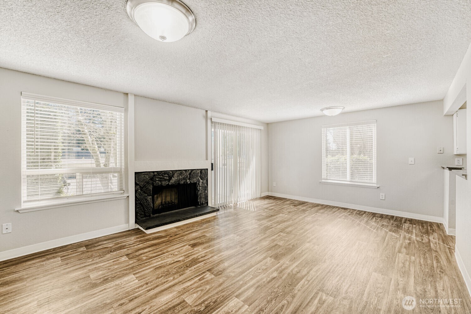 34214 1st Place Property Photo 6