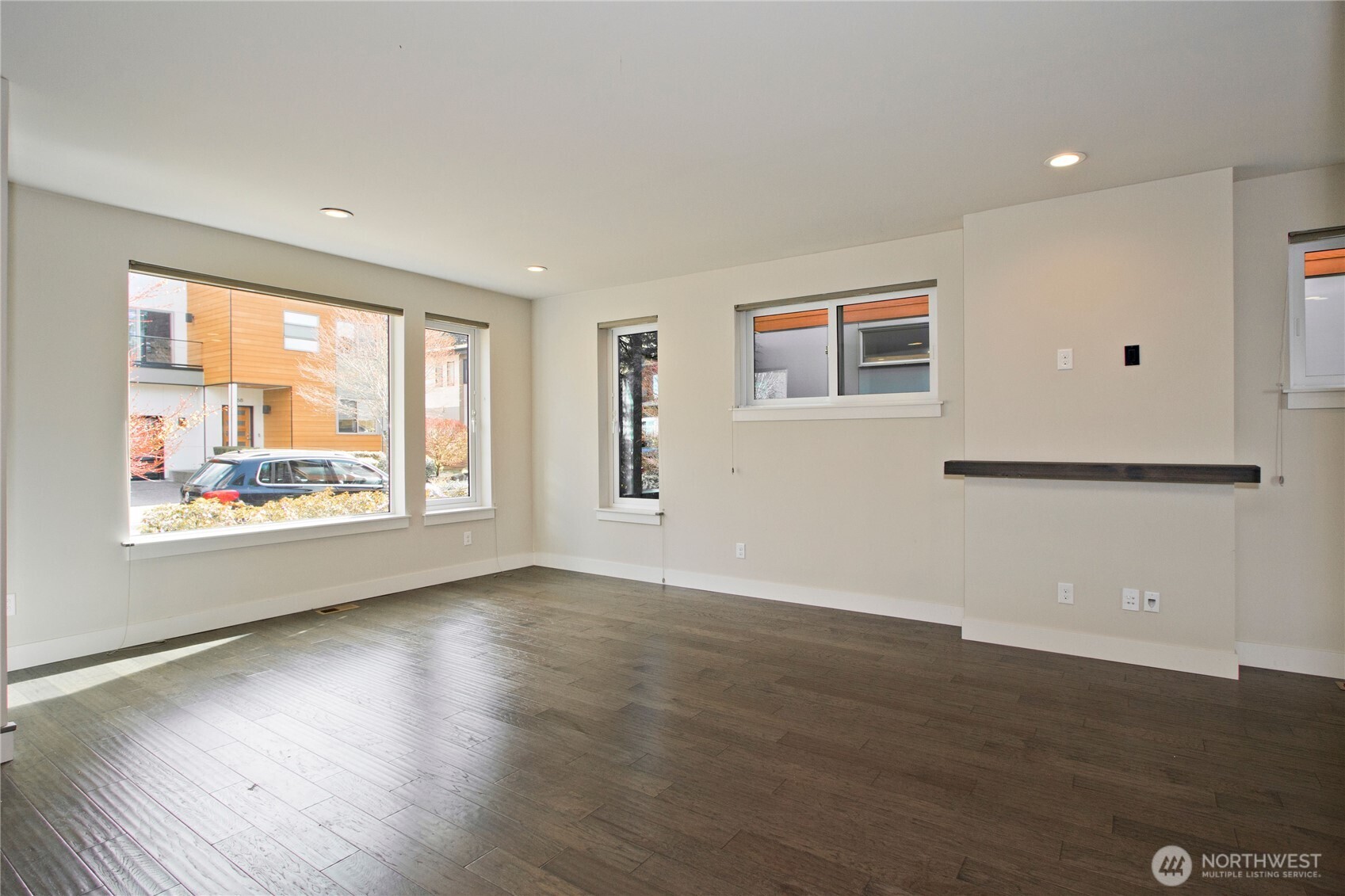 1471 14th Place Property Photo 3