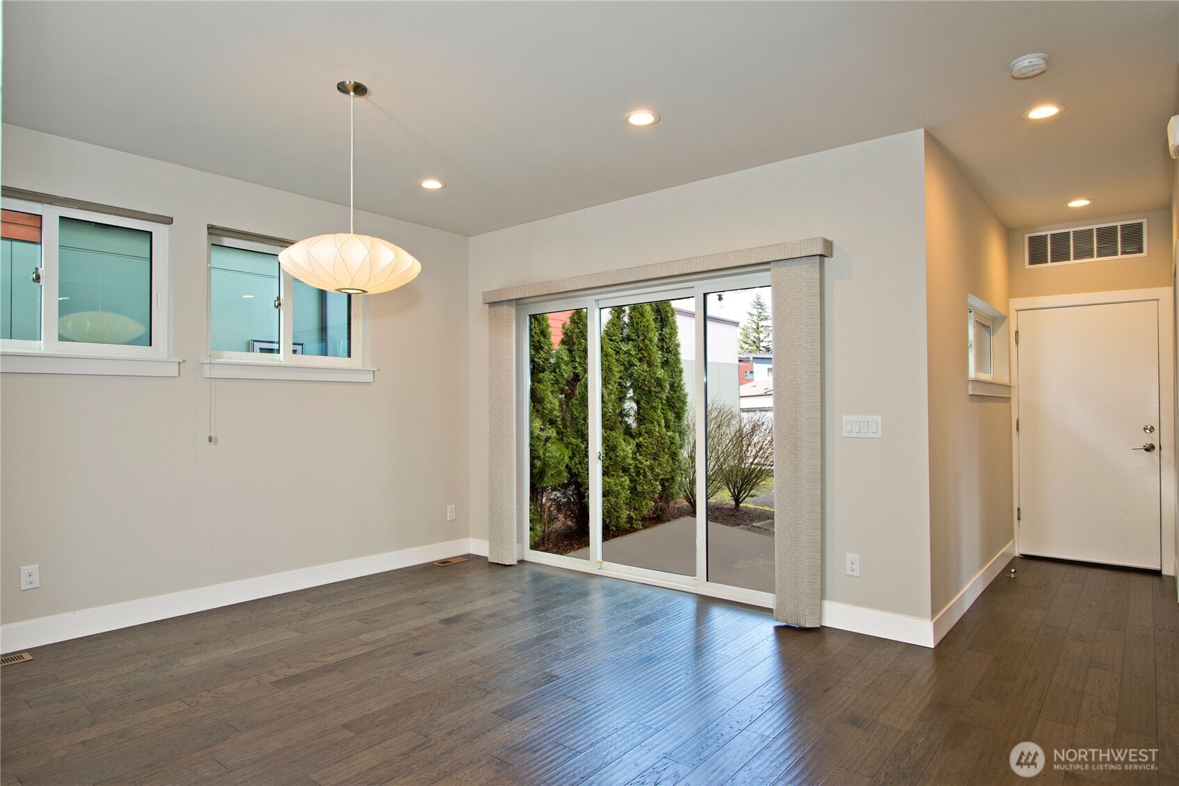 1471 14th Place Property Photo 8