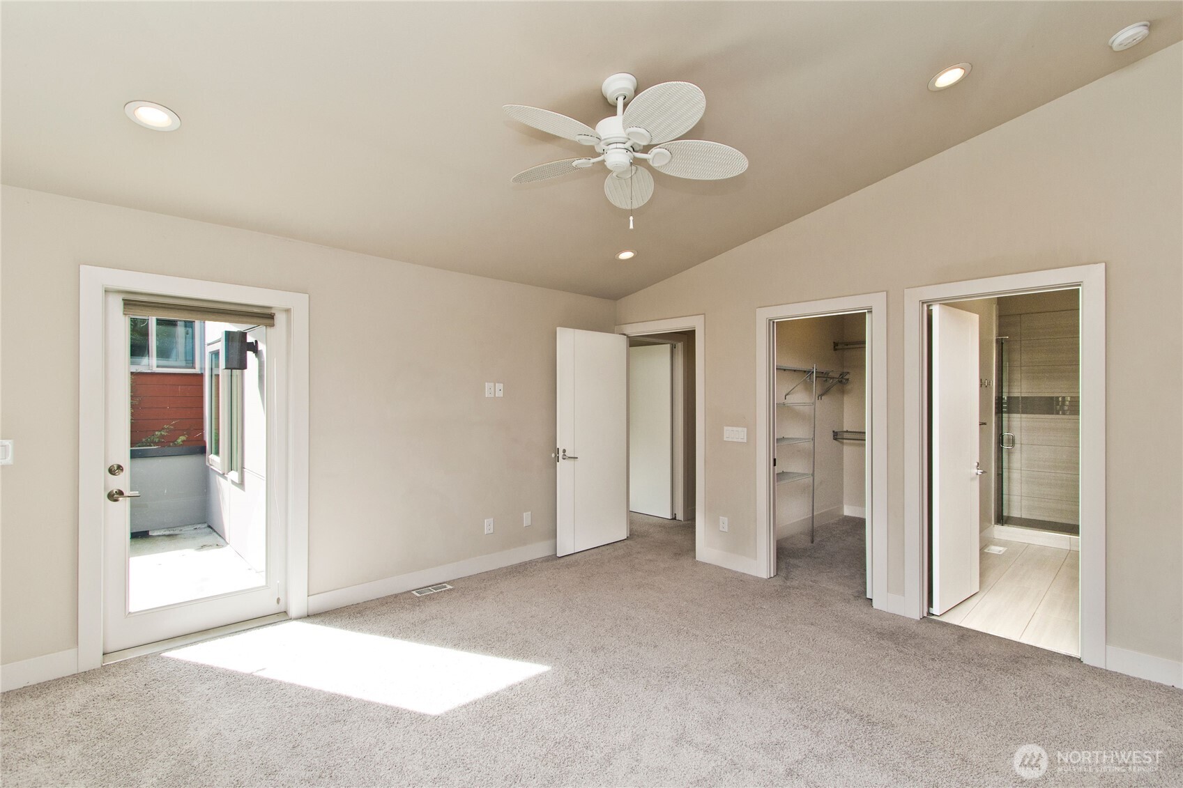 1471 14th Place Property Photo 11