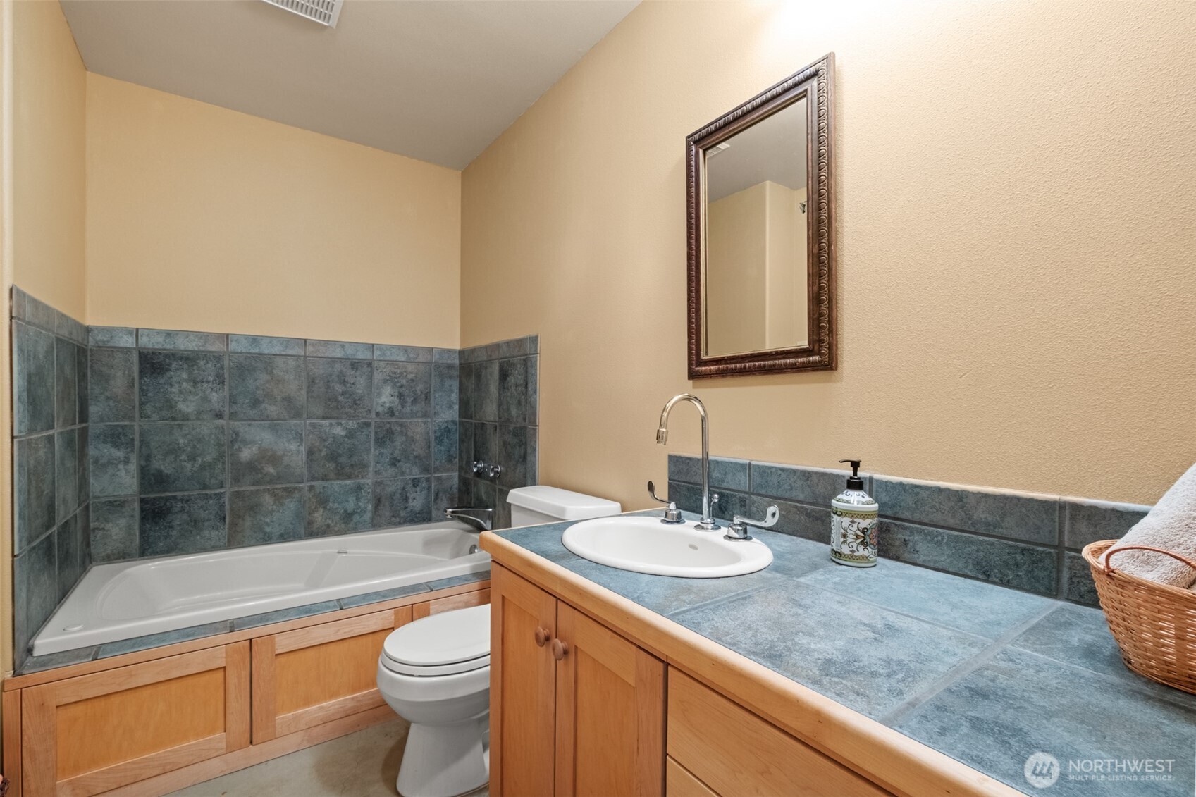 19374 Westside Dr Property Photo 26