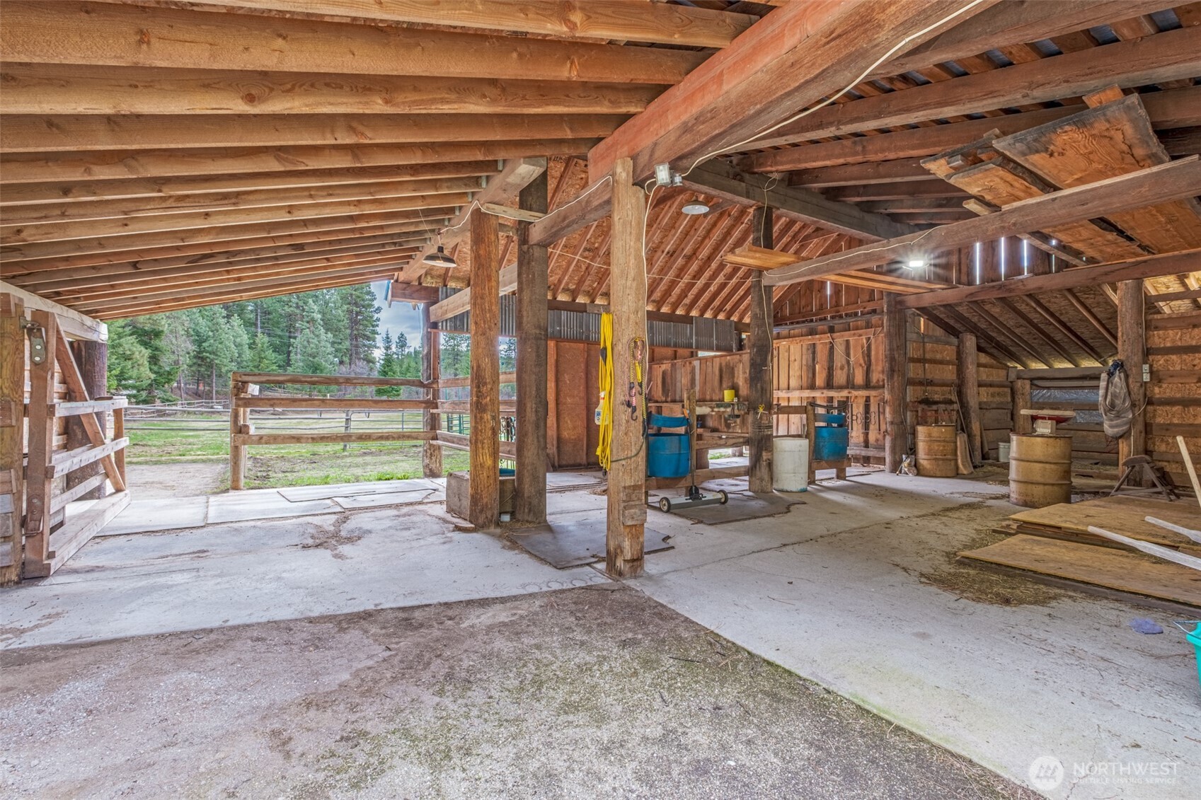 19374 Westside Dr Property Photo 32