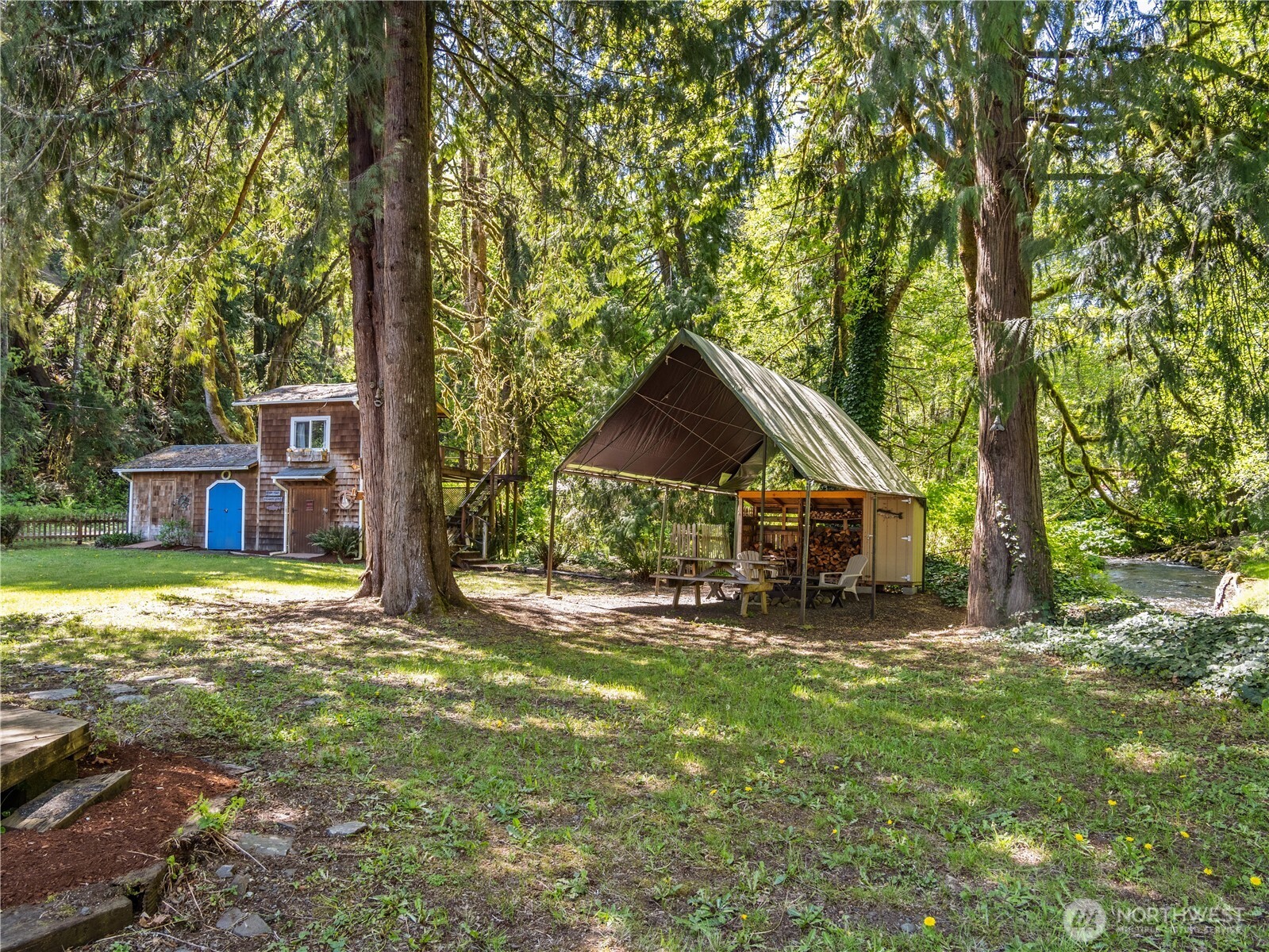 400 N Finch Creek Road Property Photo 2
