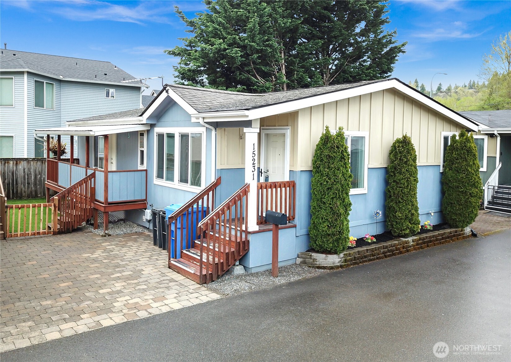 15231 Pine Drive Property Photo 1