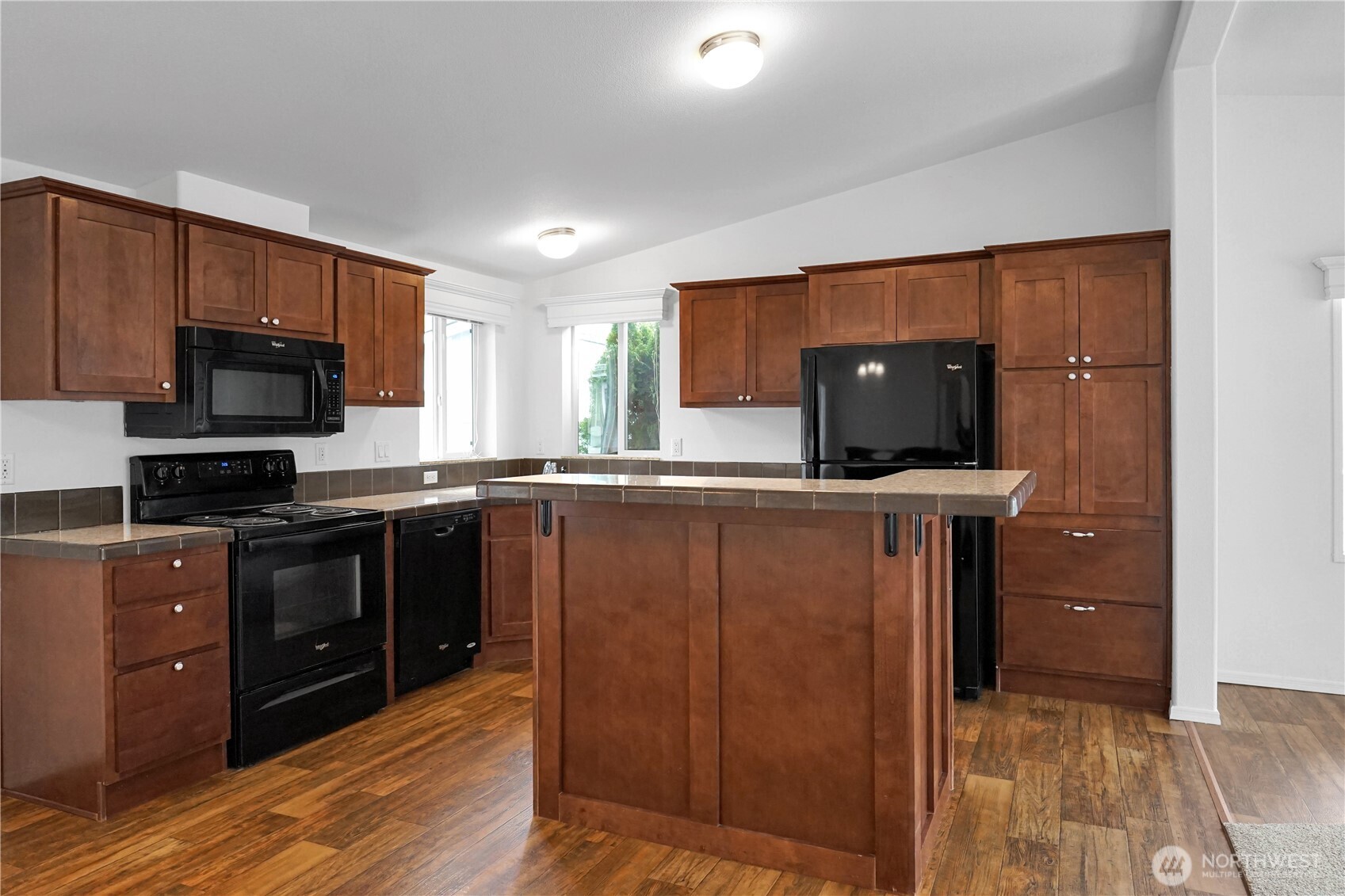 15231 Pine Drive Property Photo 8