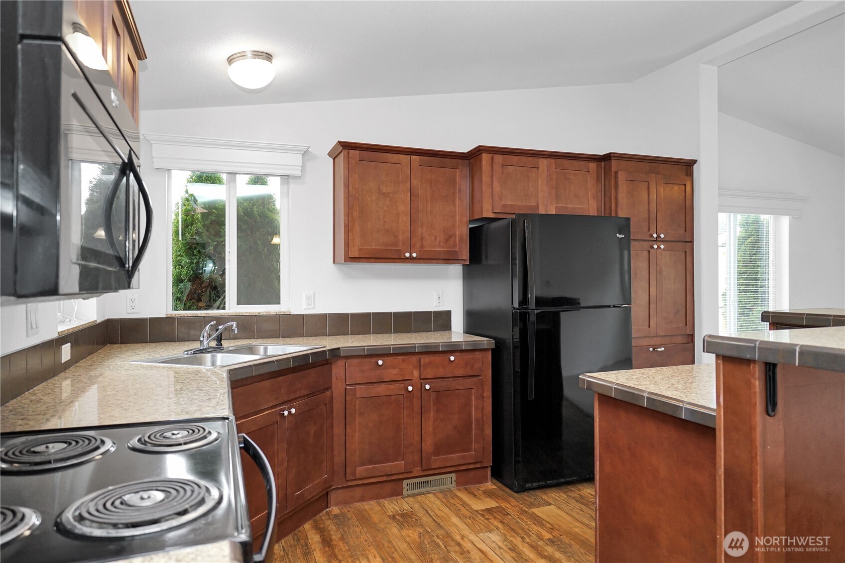 15231 Pine Drive Property Photo 9
