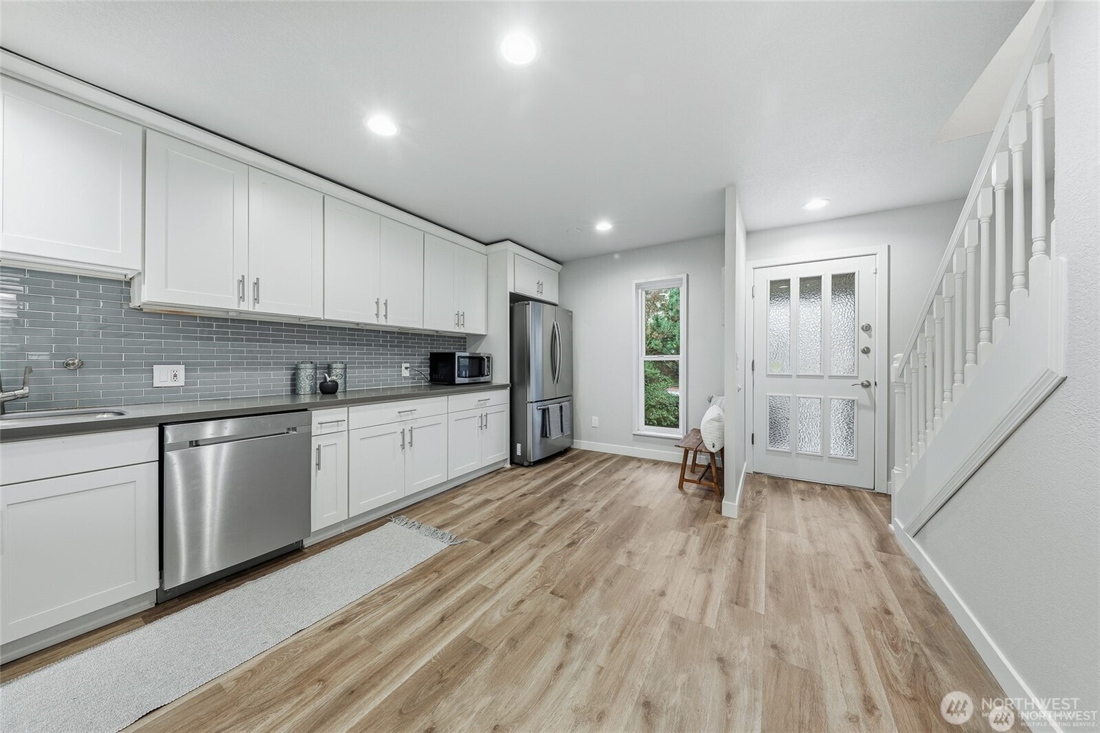 1940 N Northgate Way Property Photo 12
