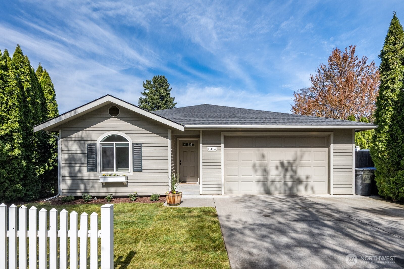 1138 1/2 Isaacs Avenue Property Photo 1