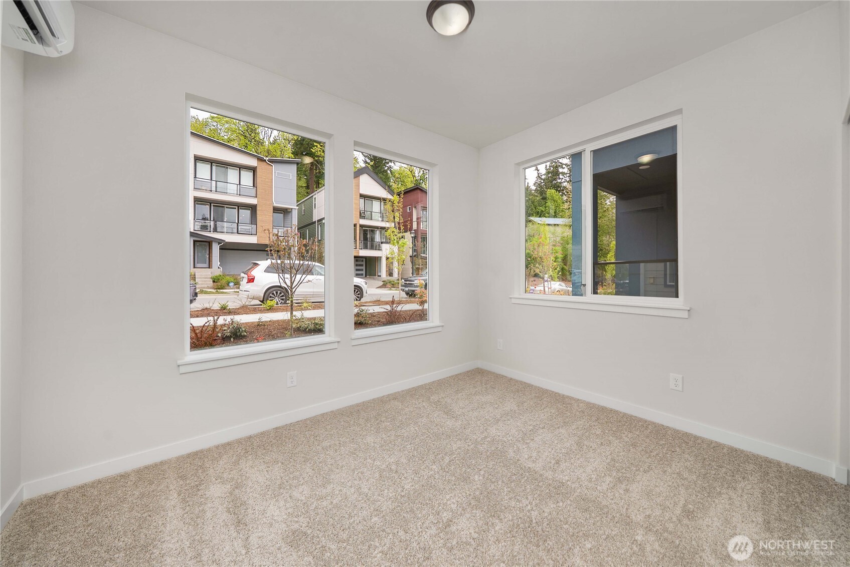 4027 Aberdeen Way Property Photo 8