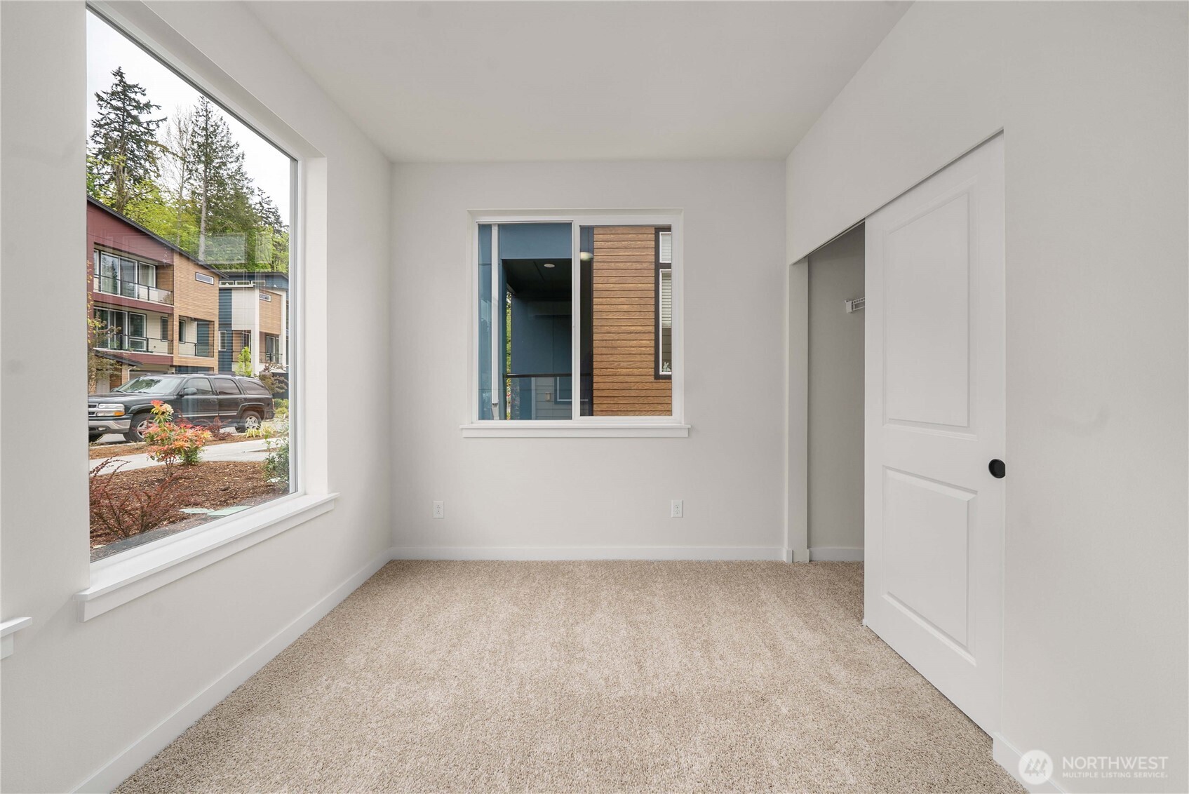 4027 Aberdeen Way Property Photo 9