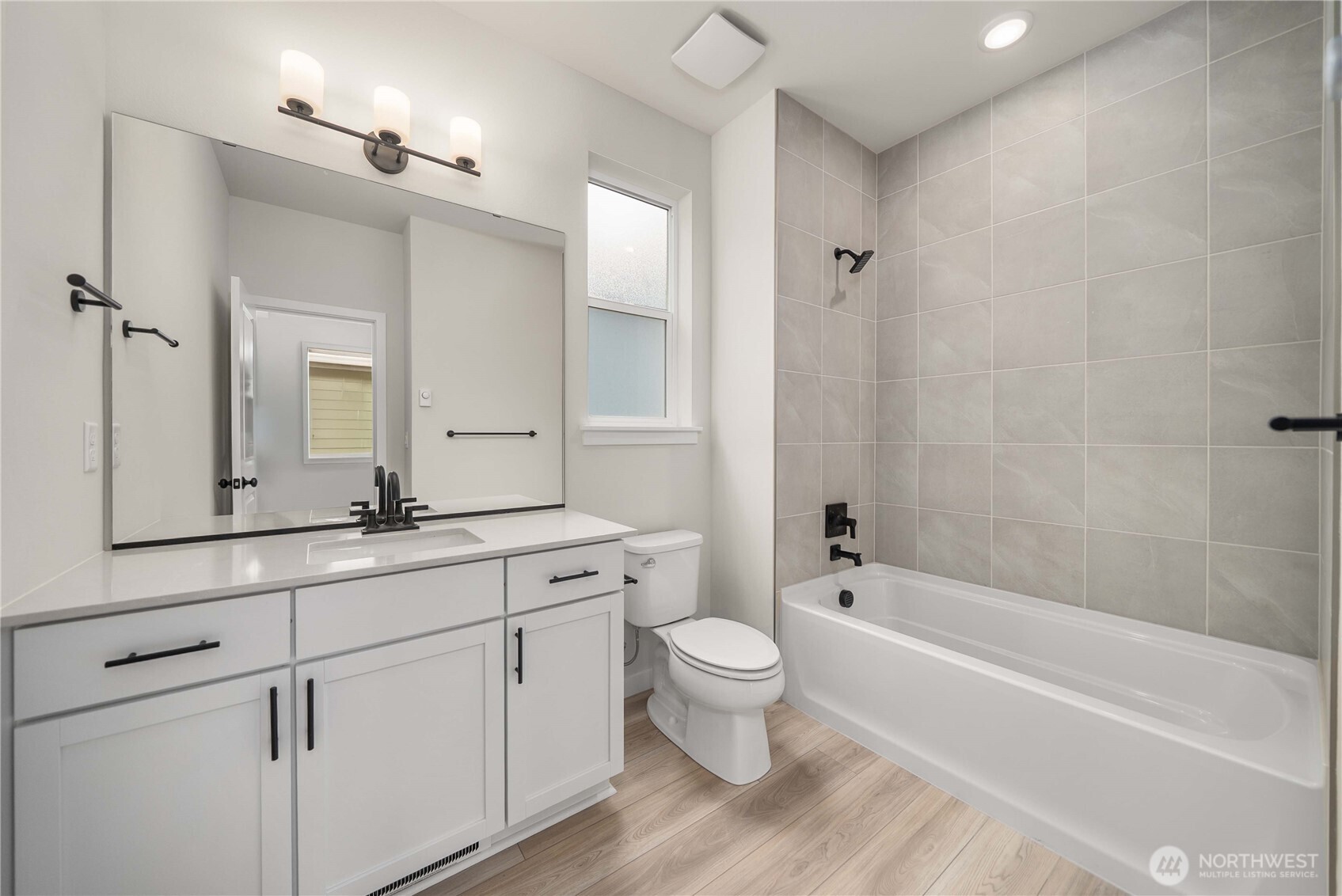 4027 Aberdeen Way Property Photo 12