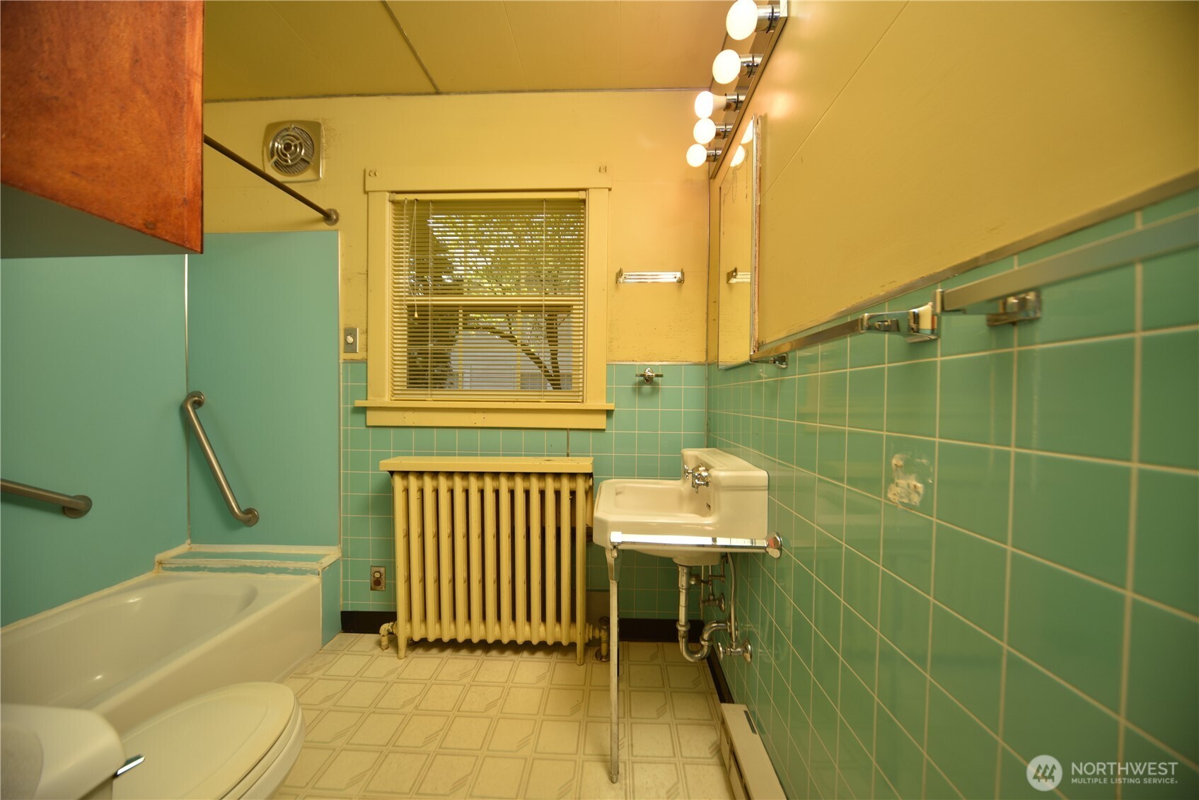107 W 9th Avenue Property Photo 15