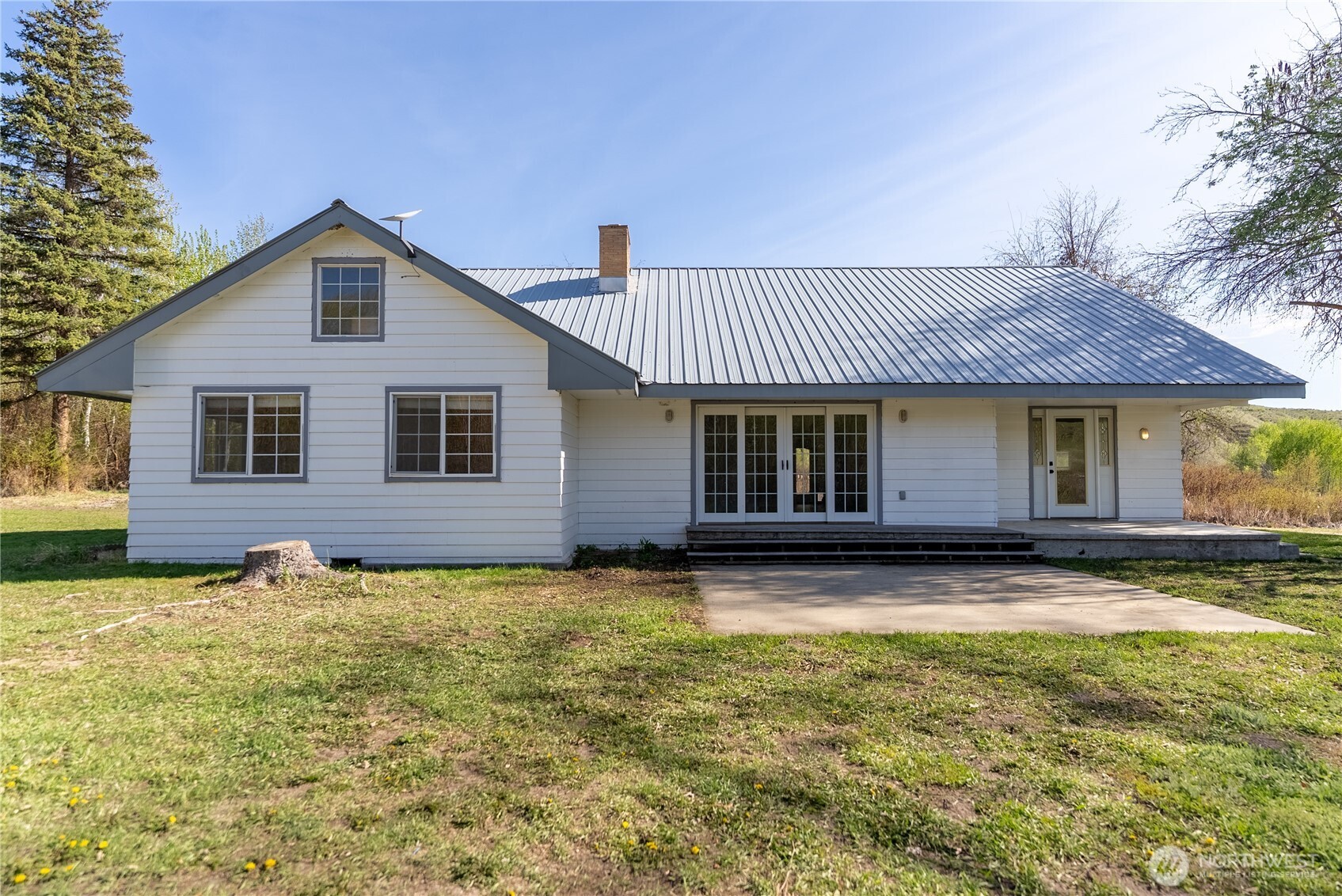 20752 State Route 20 Property Photo 1