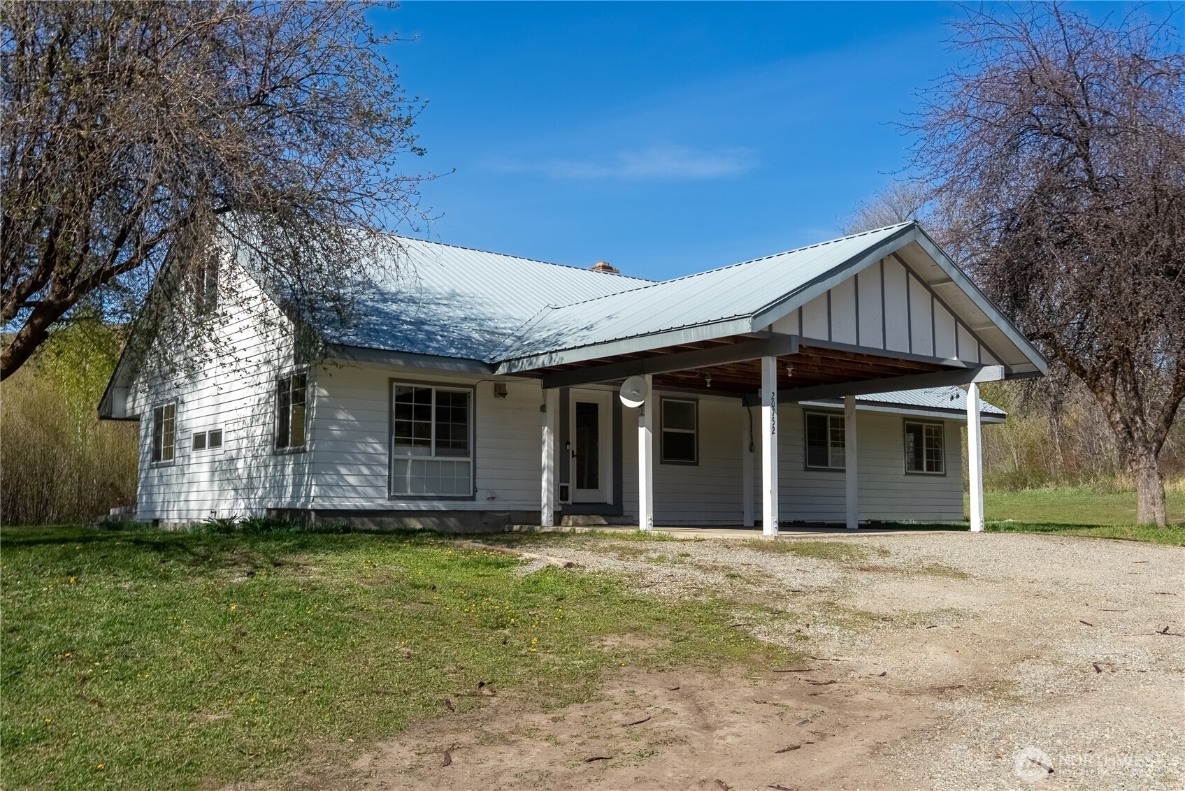 20752 State Route 20 Property Photo 3