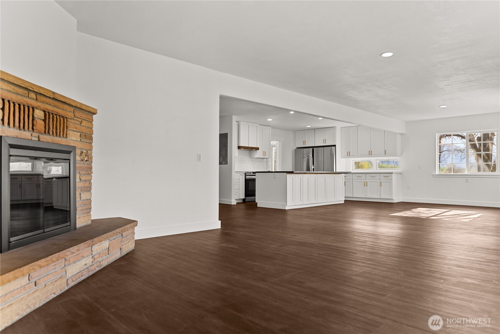 20752 State Route 20 Property Photo 10