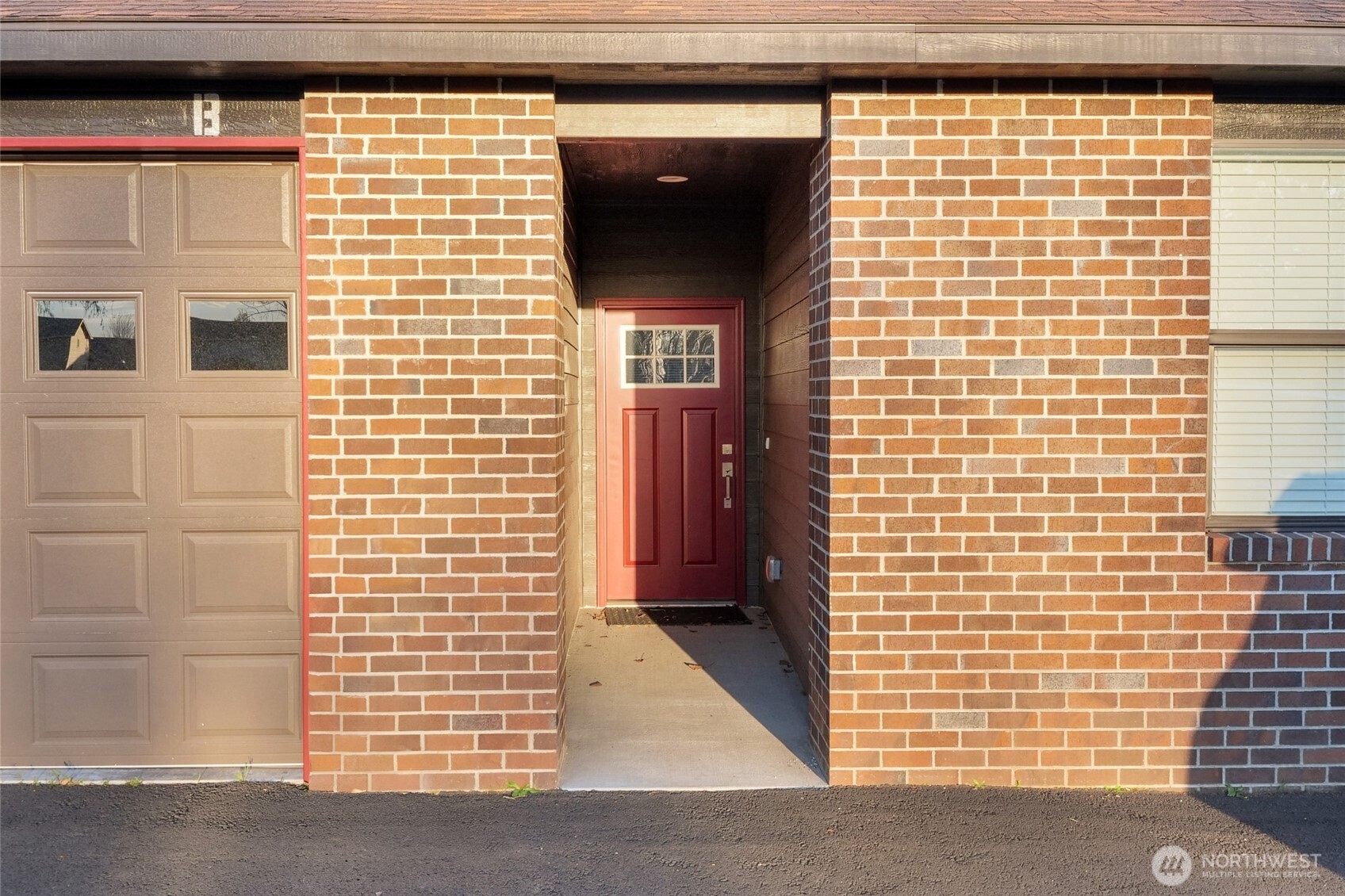 1233 Ne Nanto Road A&b Property Photo 8