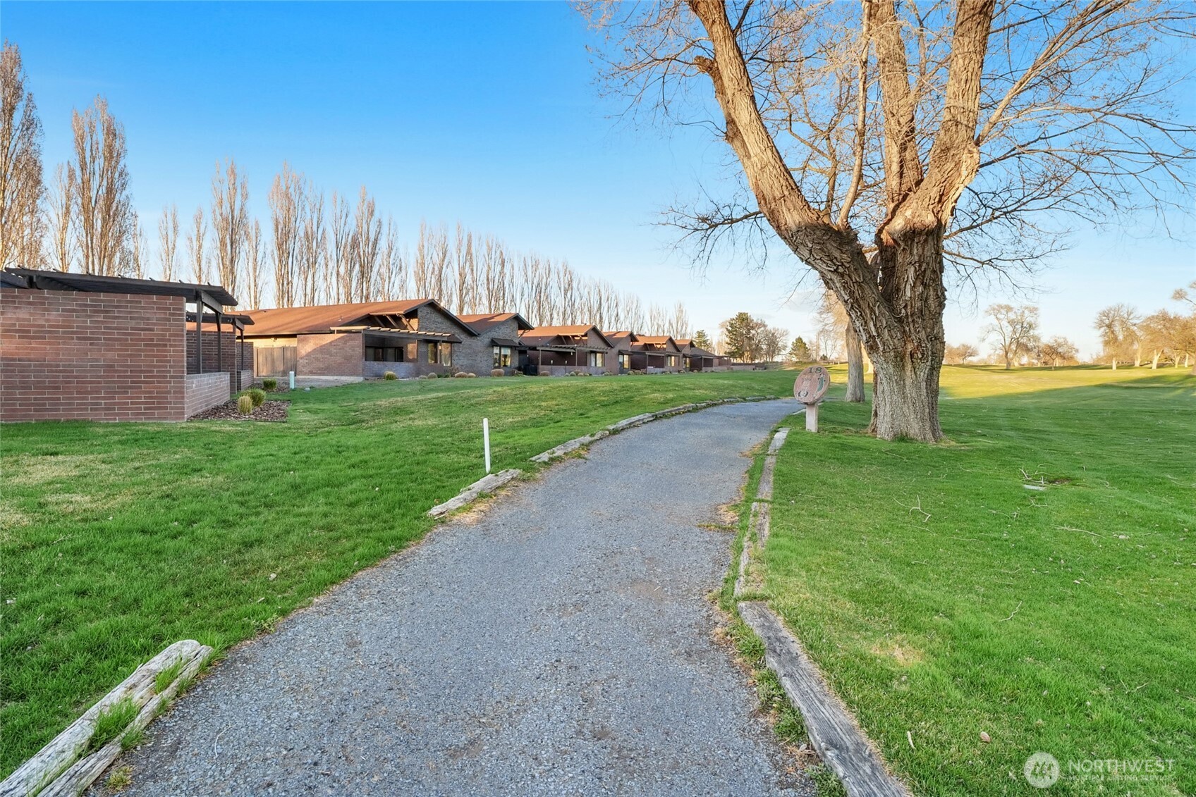 1233 Ne Nanto Road A&b Property Photo 13