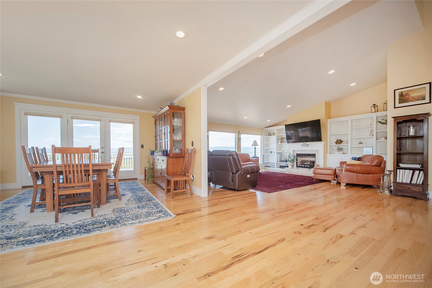 1677 Dodge Road Property Photo 7