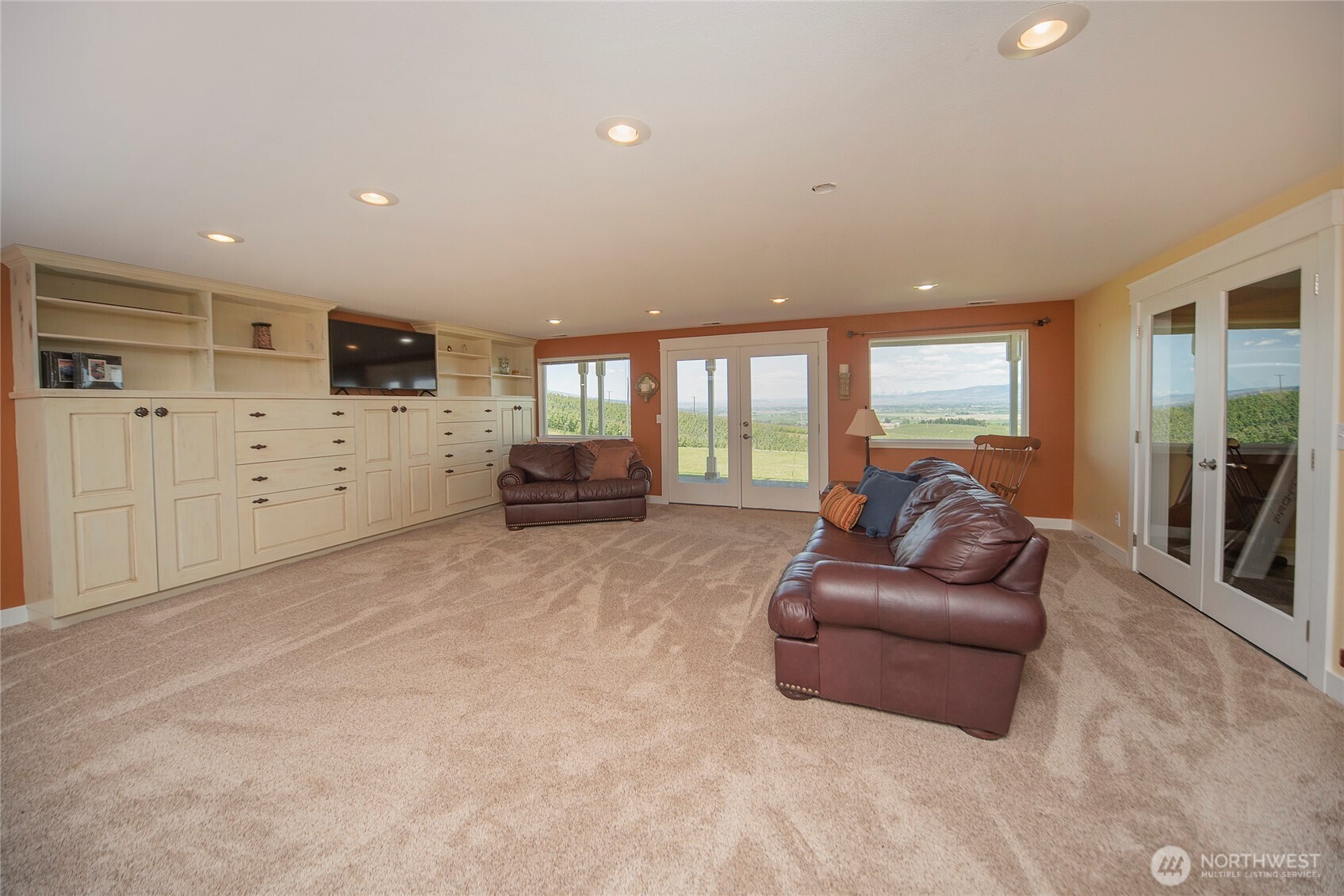 1677 Dodge Road Property Photo 22