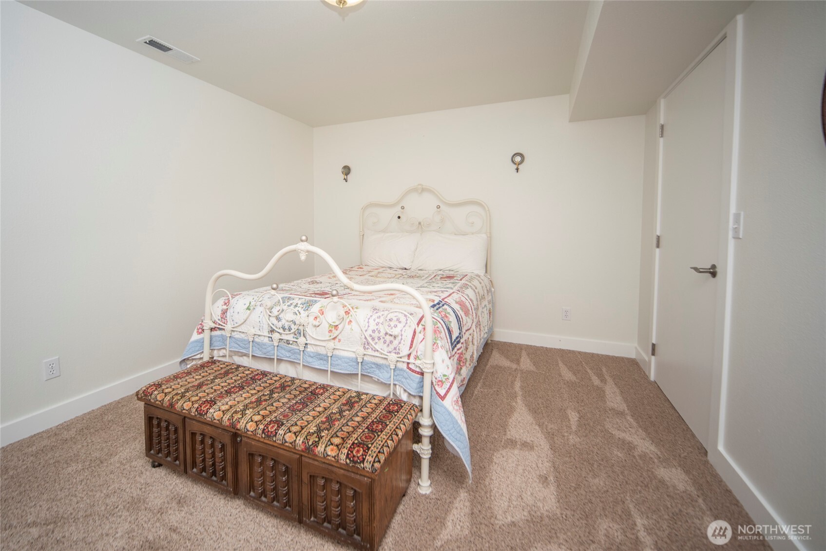 1677 Dodge Road Property Photo 27