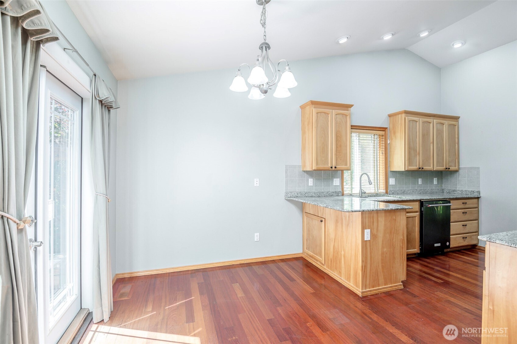 2703 5th Street Property Photo 8