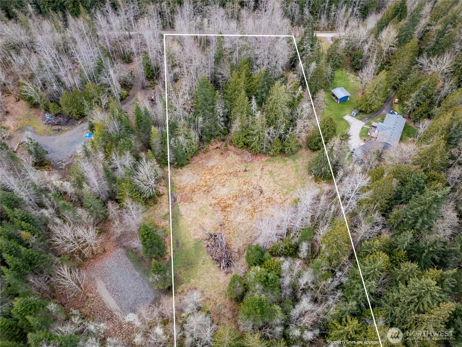 213 Runamuck Lane Property Photo 6