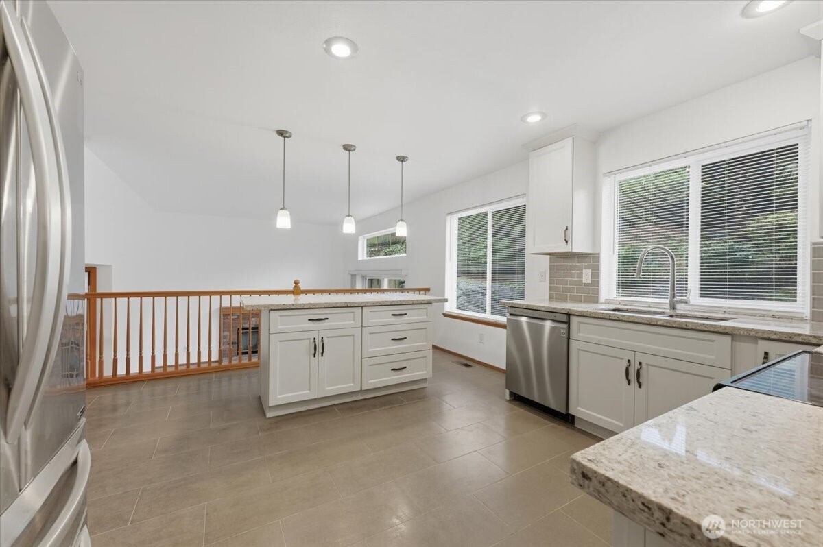 27213 32nd Place Property Photo 7