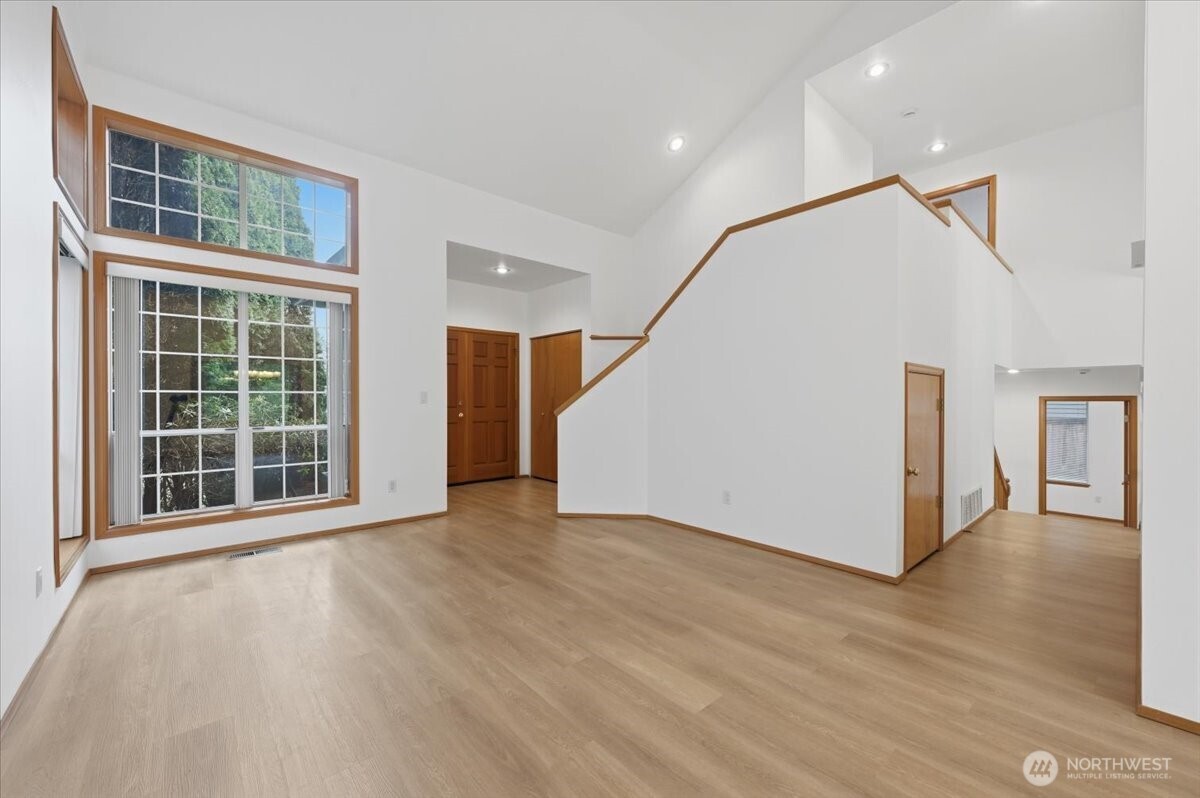 27213 32nd Place Property Photo 10