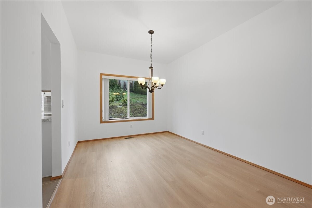 27213 32nd Place Property Photo 11