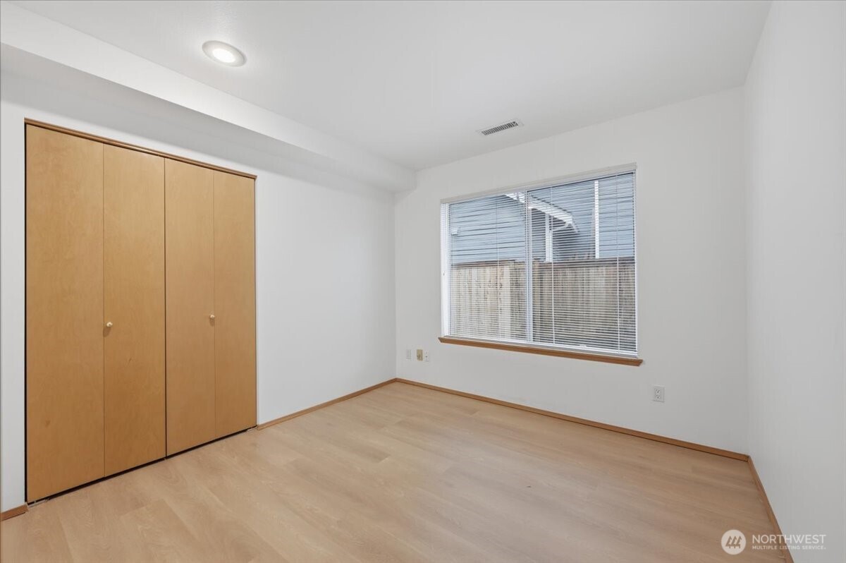 27213 32nd Place Property Photo 14