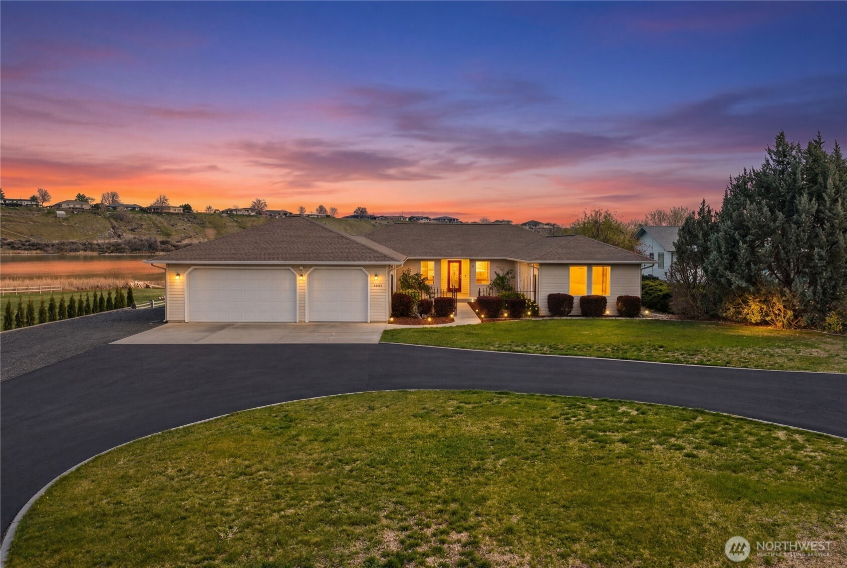 3103 Ne Meadowlark Lane Property Photo 2