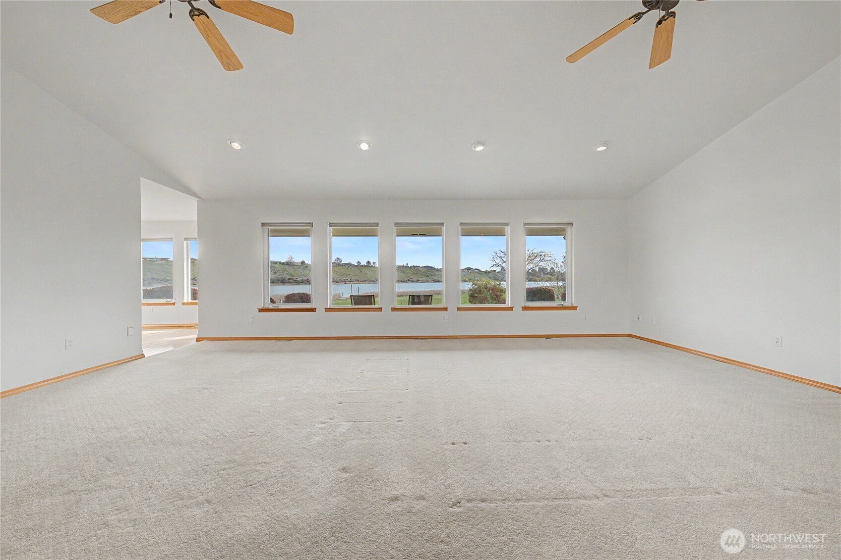 3103 Ne Meadowlark Lane Property Photo 13